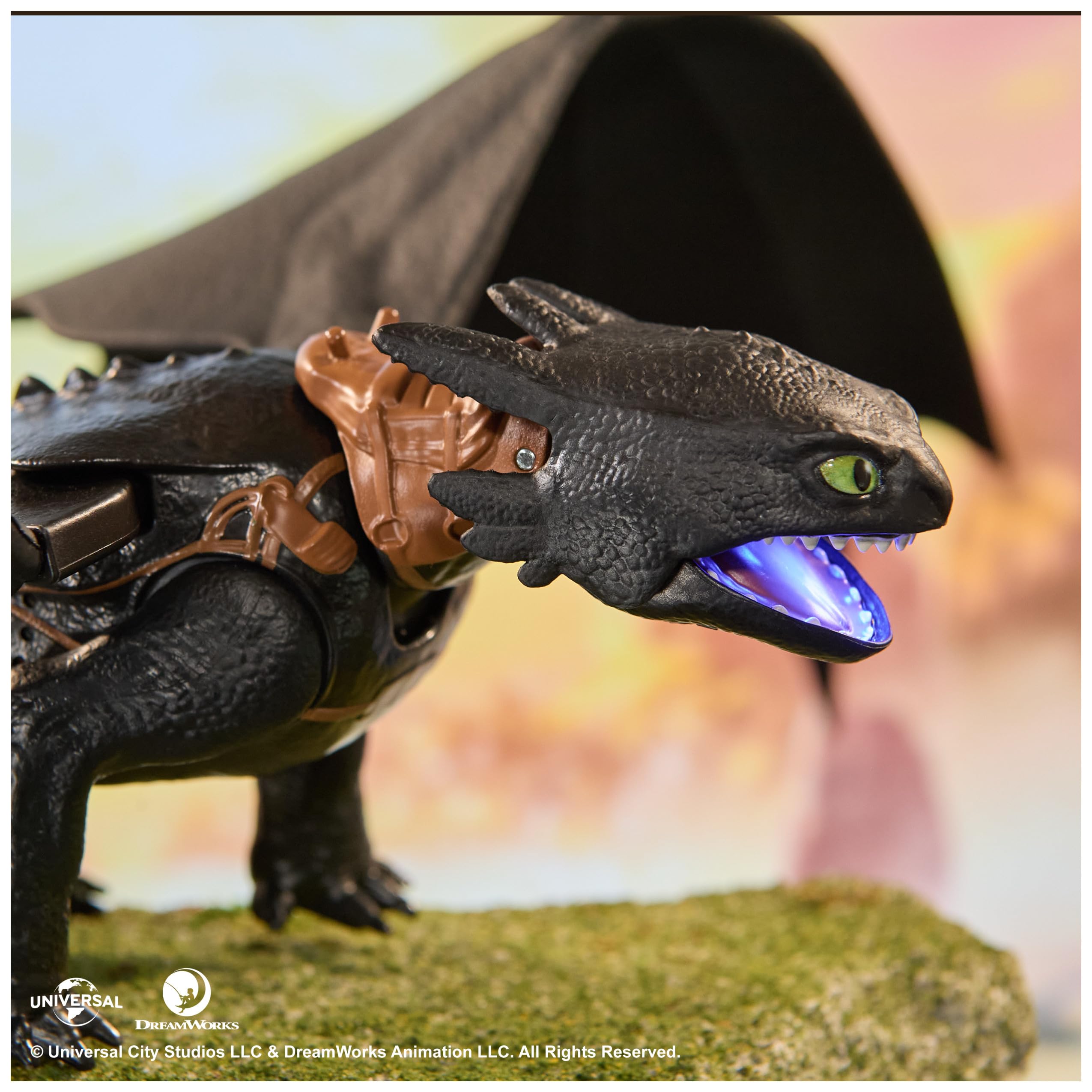 Dreamworks Dragons Ultimate Plasma Blast Toothless - Light-Up Action Figure for Kids 4+ 7