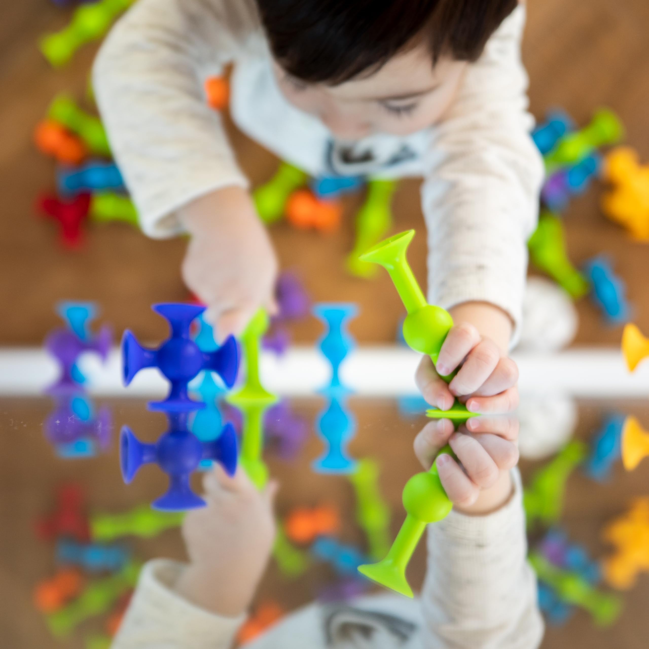 Fat Brain Toys Squigz Starter Set - Suction Construction Playset for Kids 3+ 15