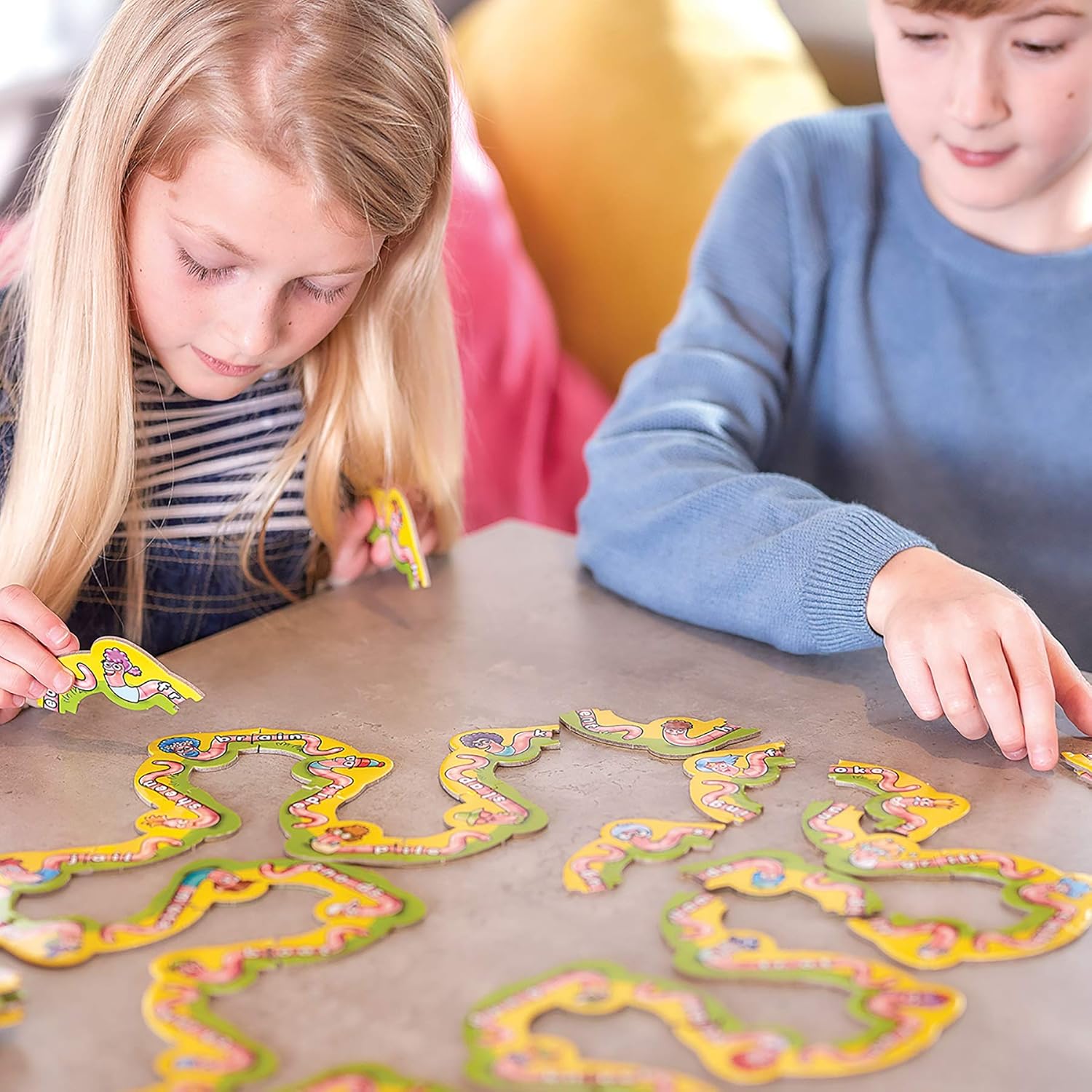Orchard Toys - Wiggly Words Game 105, Multicolour 6