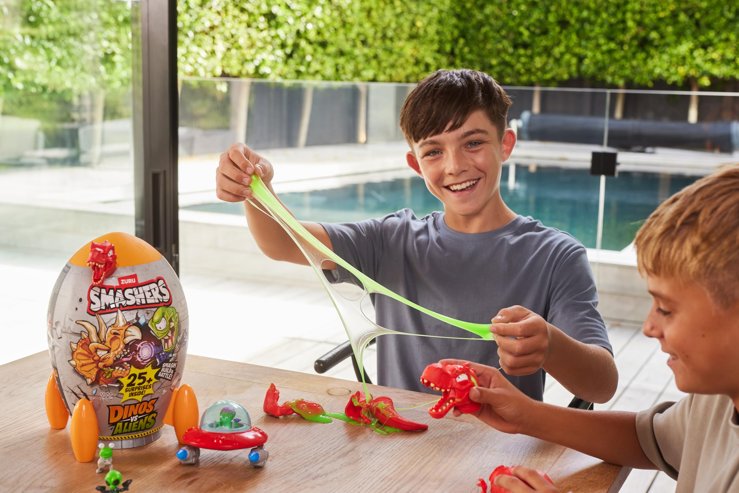 Smashers Dino vs Aliens Medium (T-REX) - Smashable Egg Toy with 20+ Surprises for Kids 6