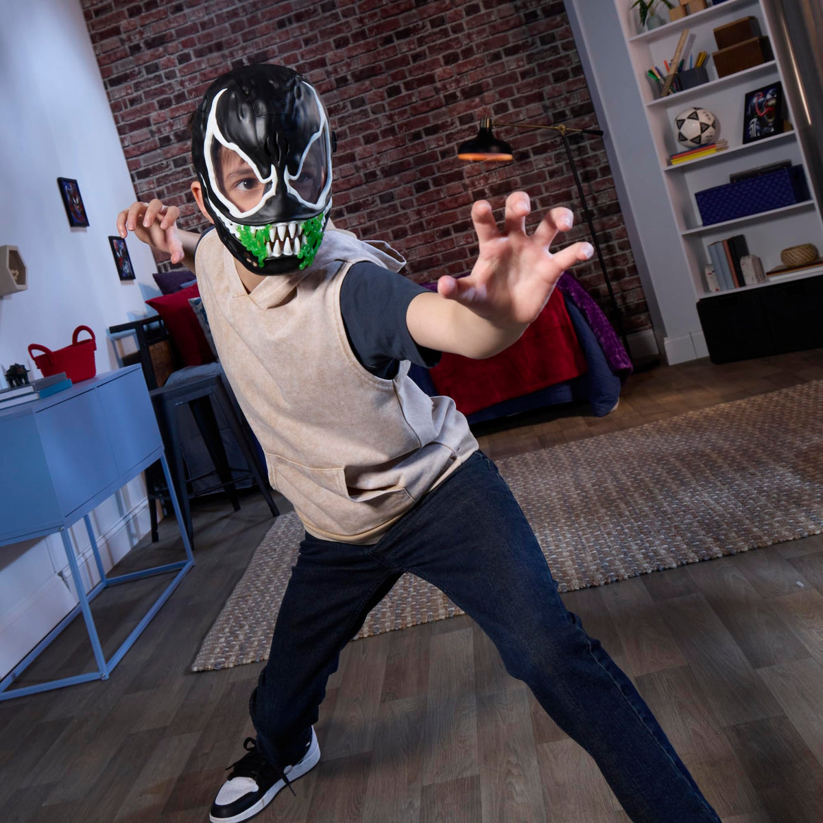 Marvel Spider-Man Venom Feature Mask - Glow-in-the-Dark, Sounds, Age 5+