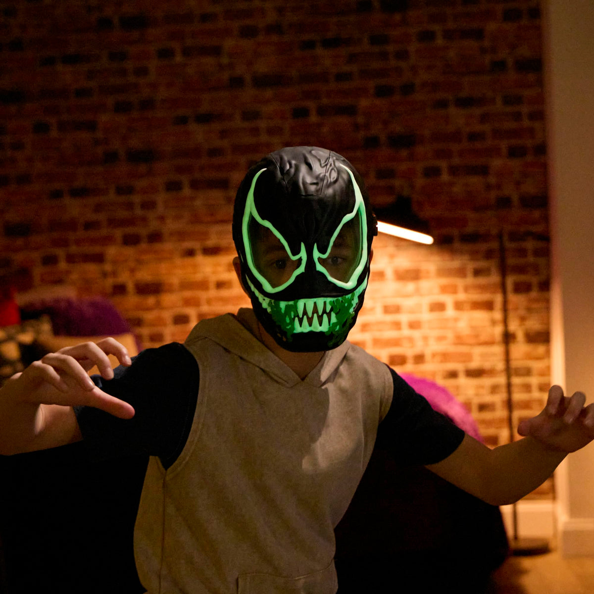 Marvel Spider-Man Venom Feature Mask - Glow-in-the-Dark, Sounds, Age 5+