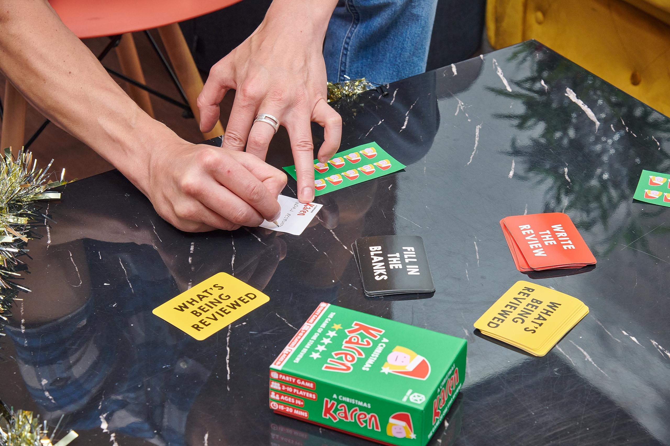 Format Games – Weihnachts-Karen-Bluffing-Partyspiel 3