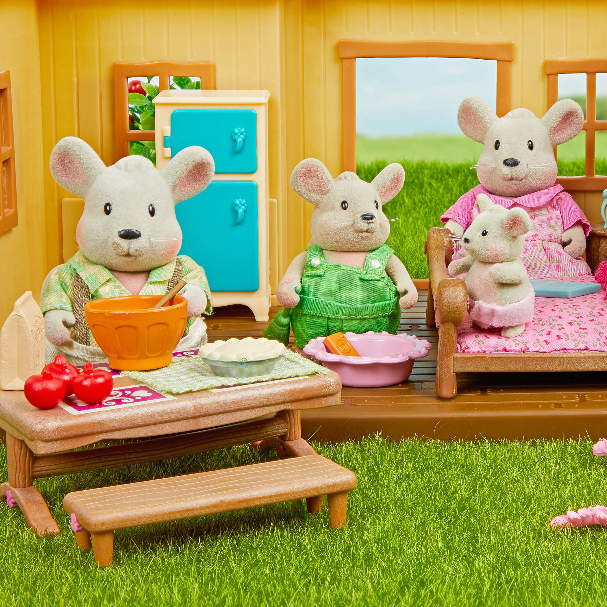 Li'l Woodzeez Handydandy Mice Family Set - 4 Collectible Wooden Figures with Storybook, Ages 3+ 8