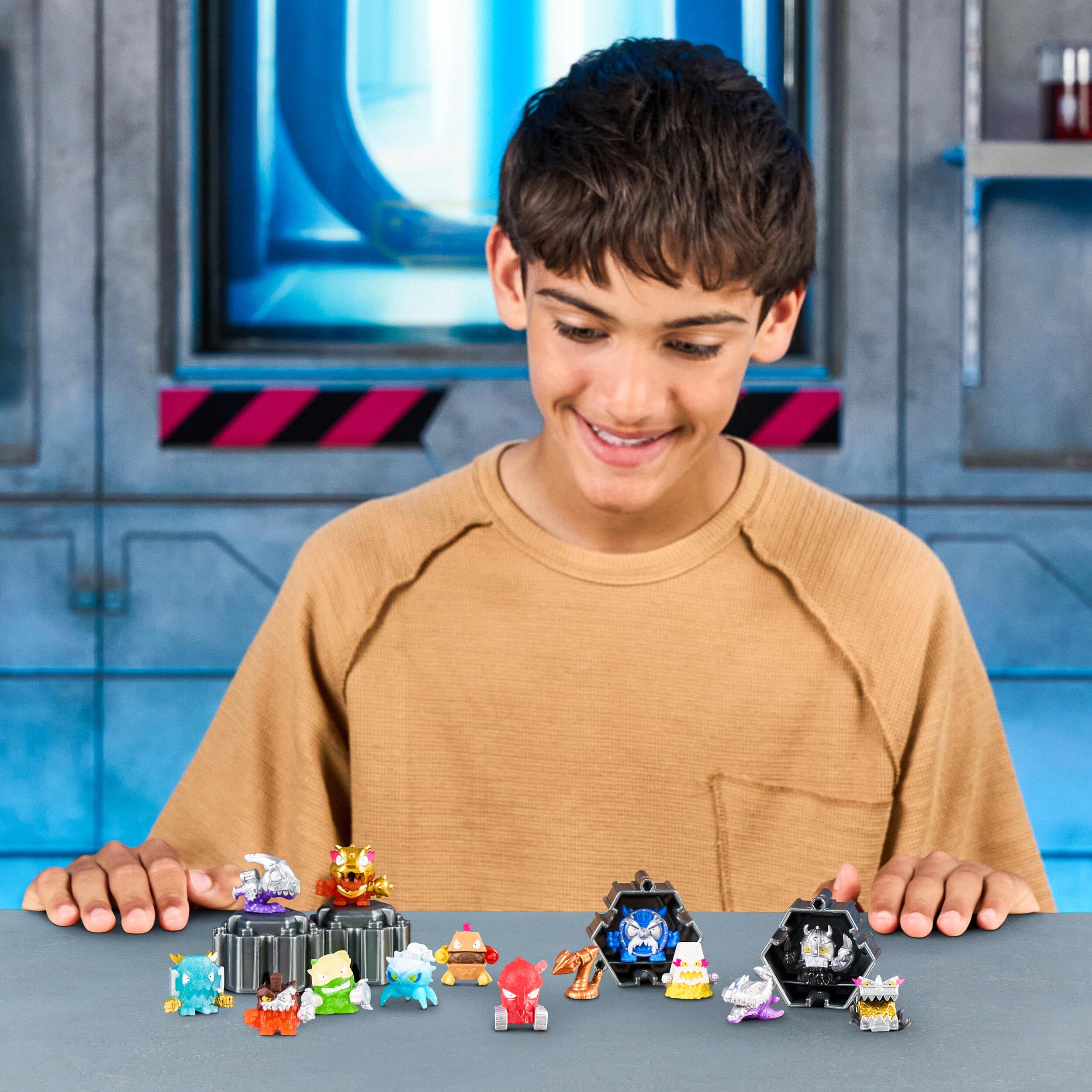 MRBEAST LAB Battle Fusion Series Mega Lab Pack - 14 Figures | Rust Reveal | Ages 3+