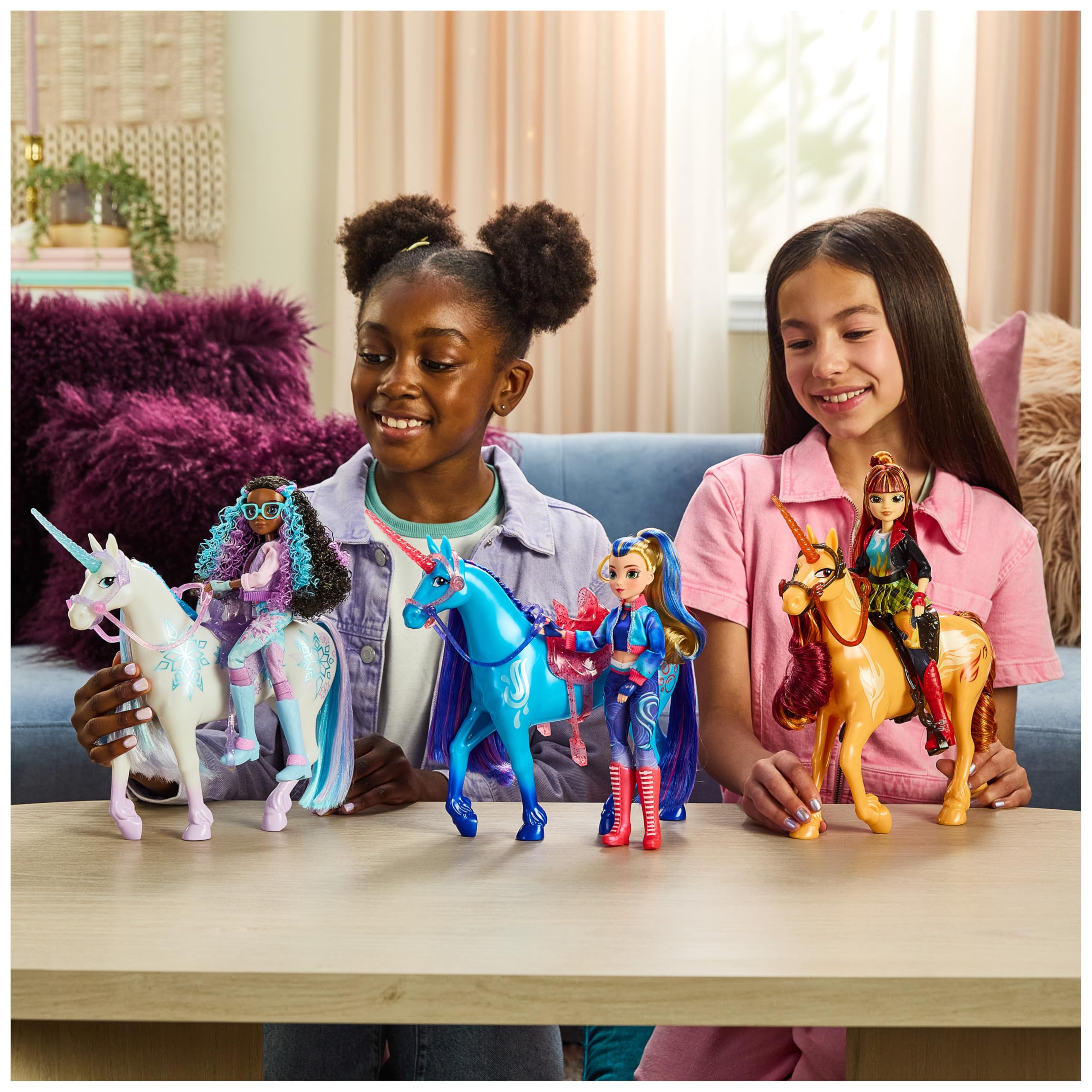 Unicorn Academy Valentina Doll - 24 cm Fashion Doll with Mirror & 5 Outfits 7