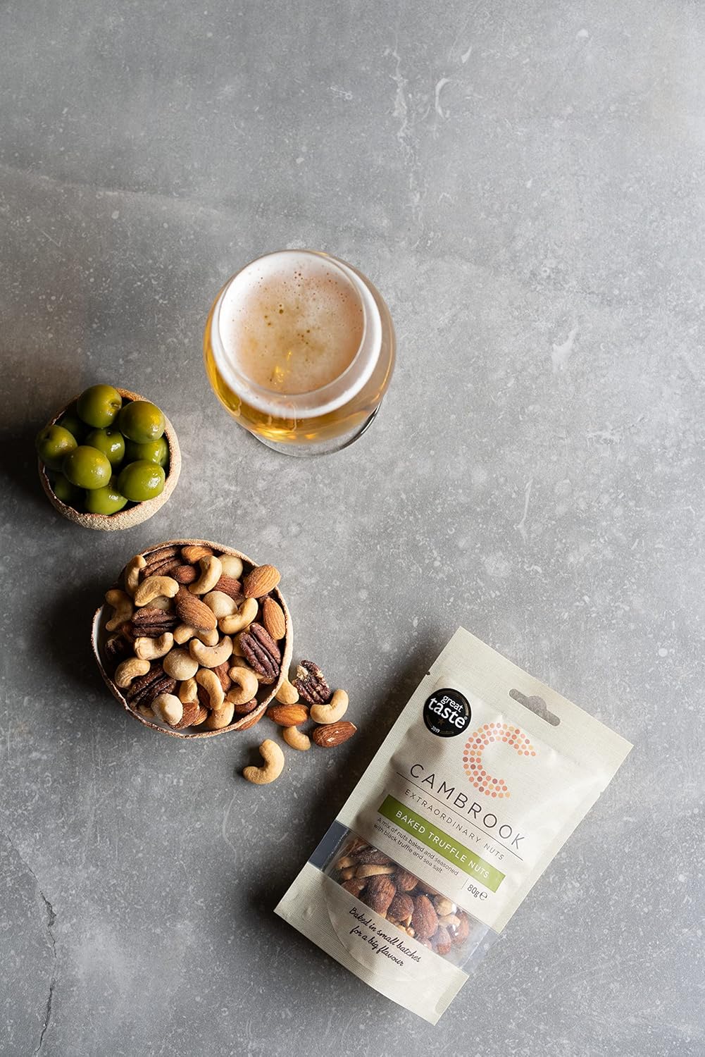 C Cambrook Schwarze Trüffel &amp; Meersalz Gebackene gemischte Nüsse mit Mandeln, Cashewnüssen, Macadamianüssen und Pekannüssen 4