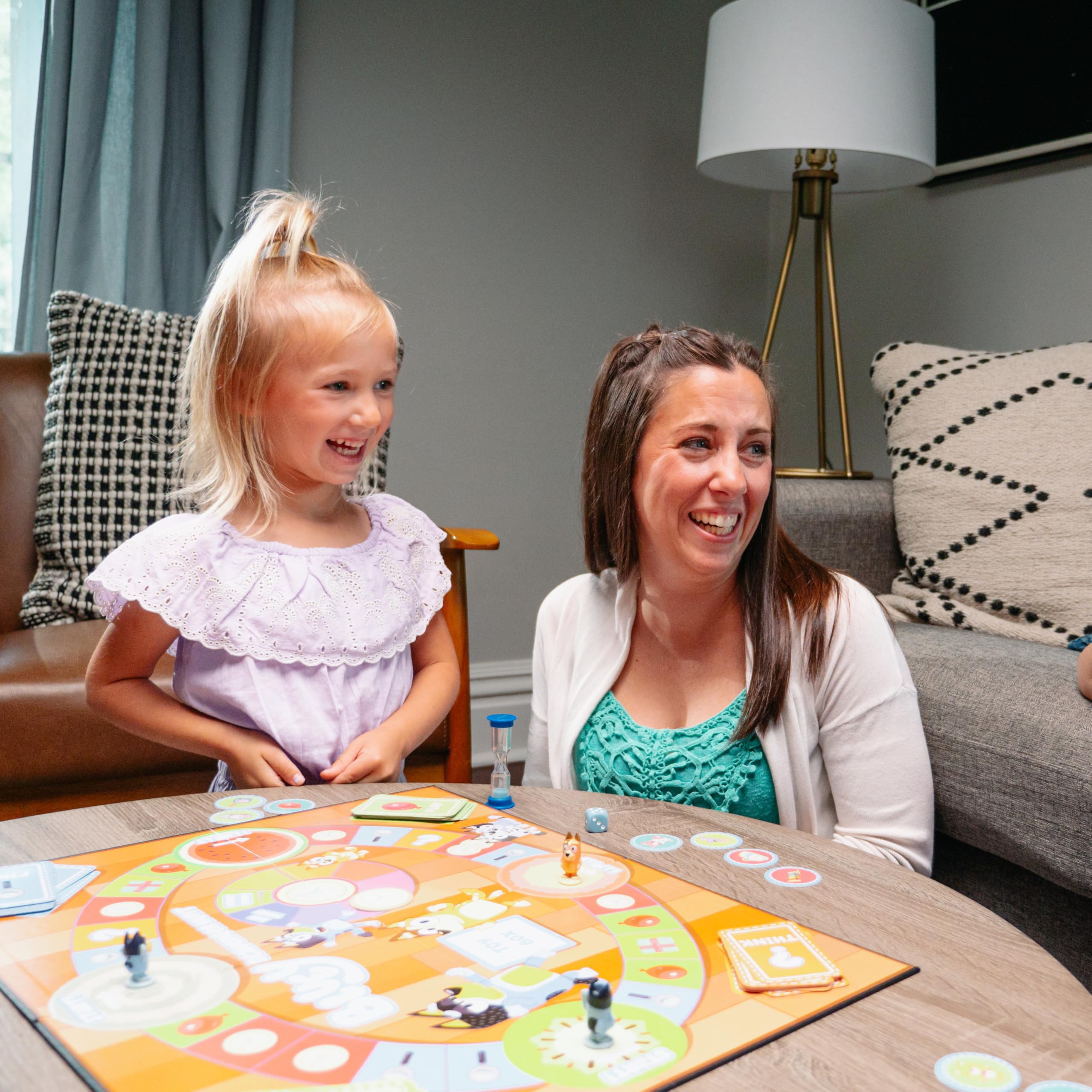 Bluey Scavenger Hunt Game - Cooperative Board Game for Kids with Mini-Figures 6