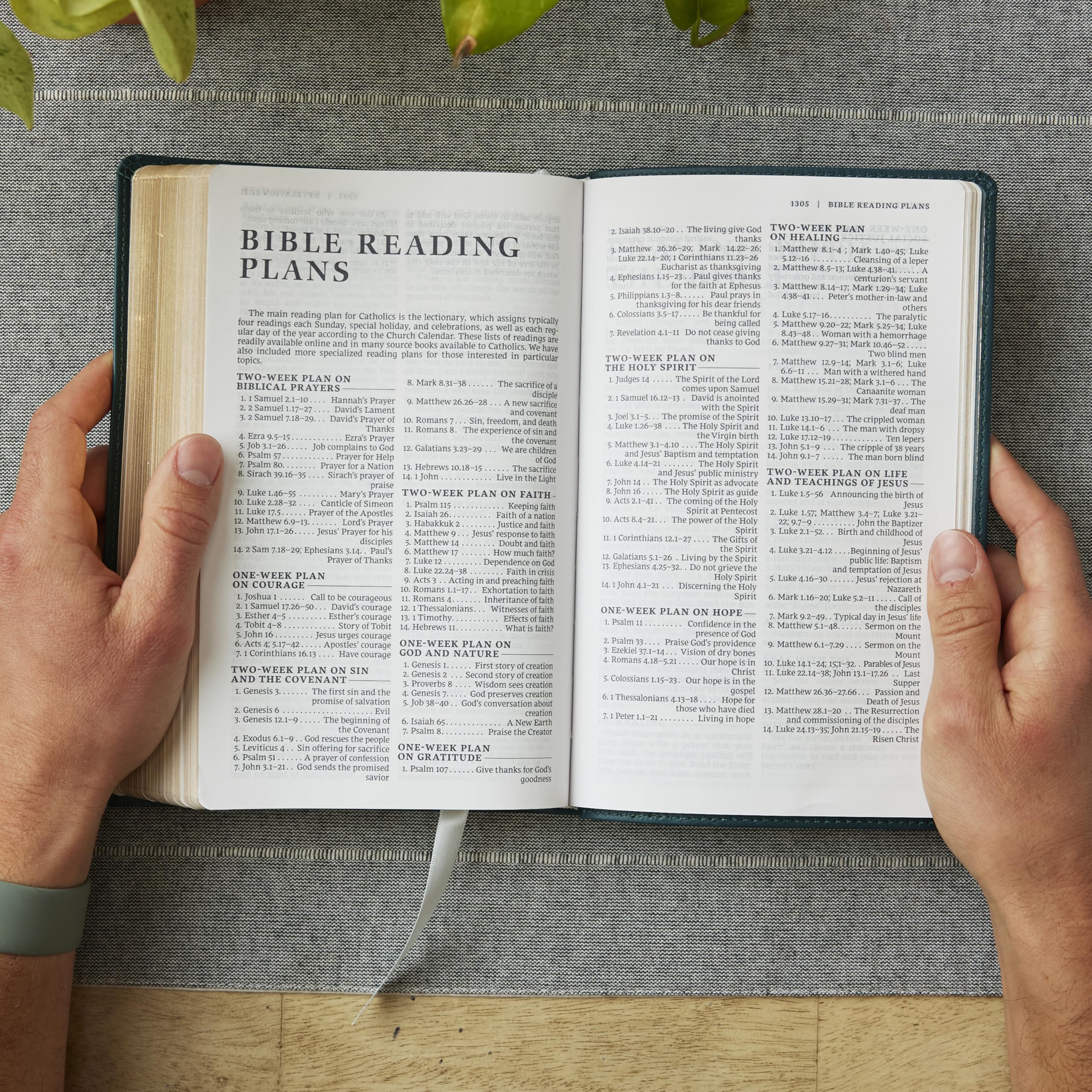 Catholic Bible Press NRSV Catholic Edition Gift Bible - Leathersoft Teal, Comfort Print | 1472 Pages | ISBN 978-0785230410 7