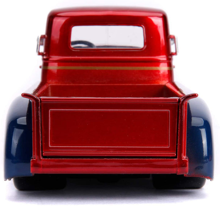 Jada Toys 253255010 DC Bombshells 1952 Chevy COE Pickup Car Toy Car from Diecast, Doors, Boot & Bonnet to Open, Includes Wonder Woman Figure, 1:24 Scale, Red/Blue