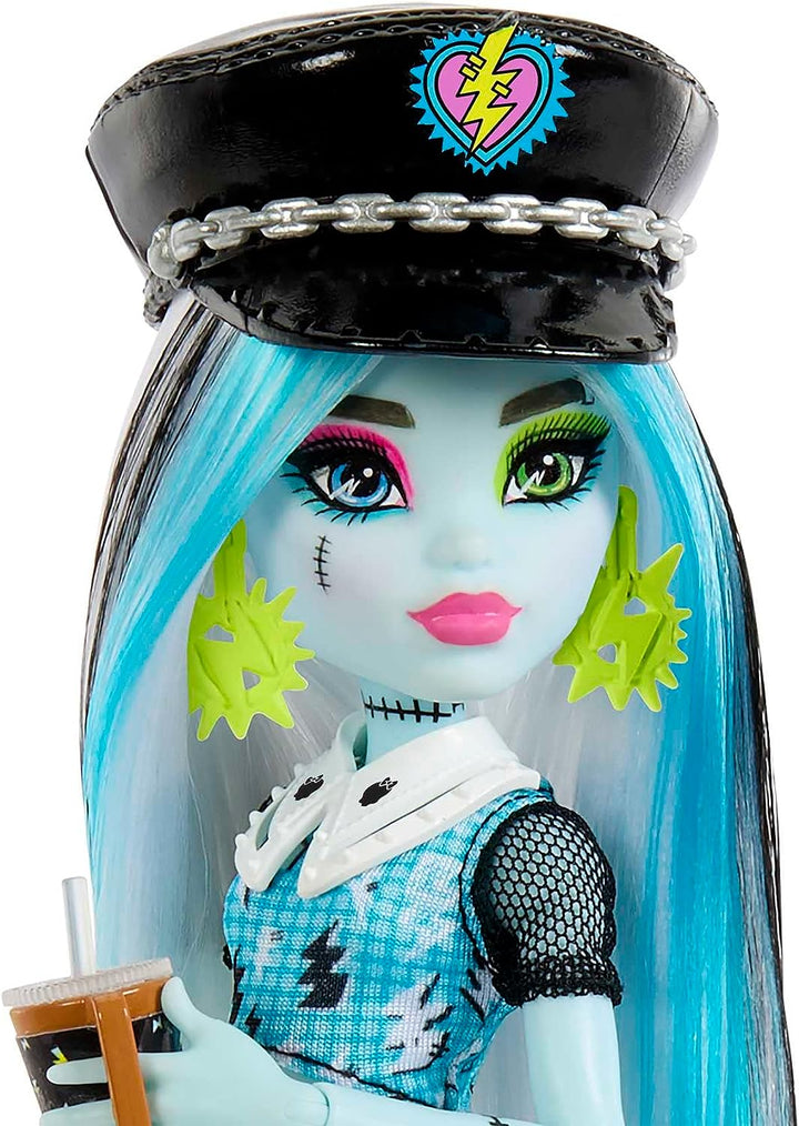 Monster High Doll and Fashion Set, Frankie Stein with Dress-Up Locker and 19+ Surprises