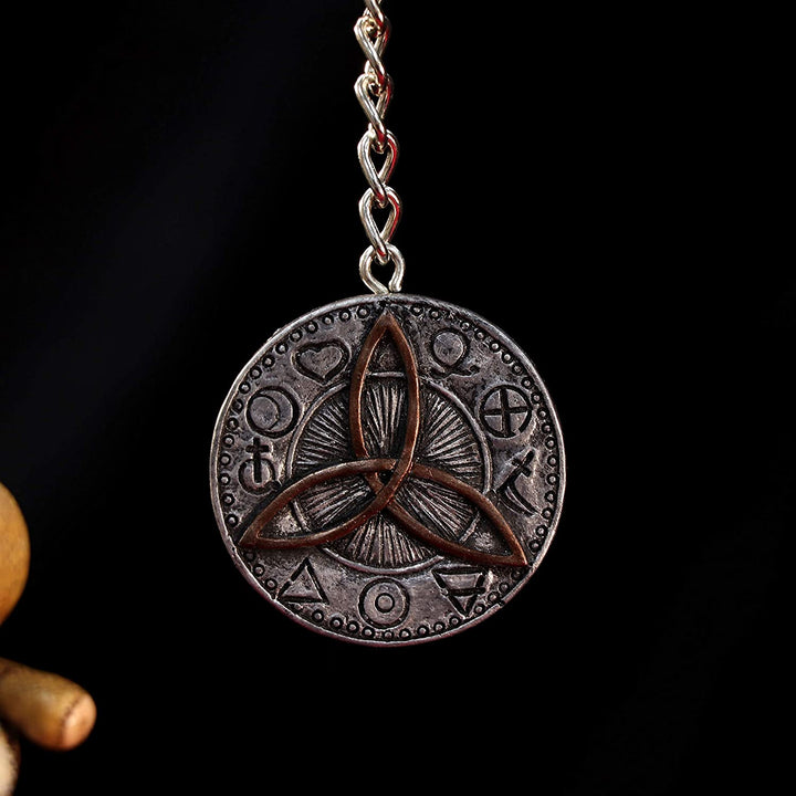 Nemesis Now Dark Gothic Celtic Triquetra Keyrings, Silver, 4.5cm