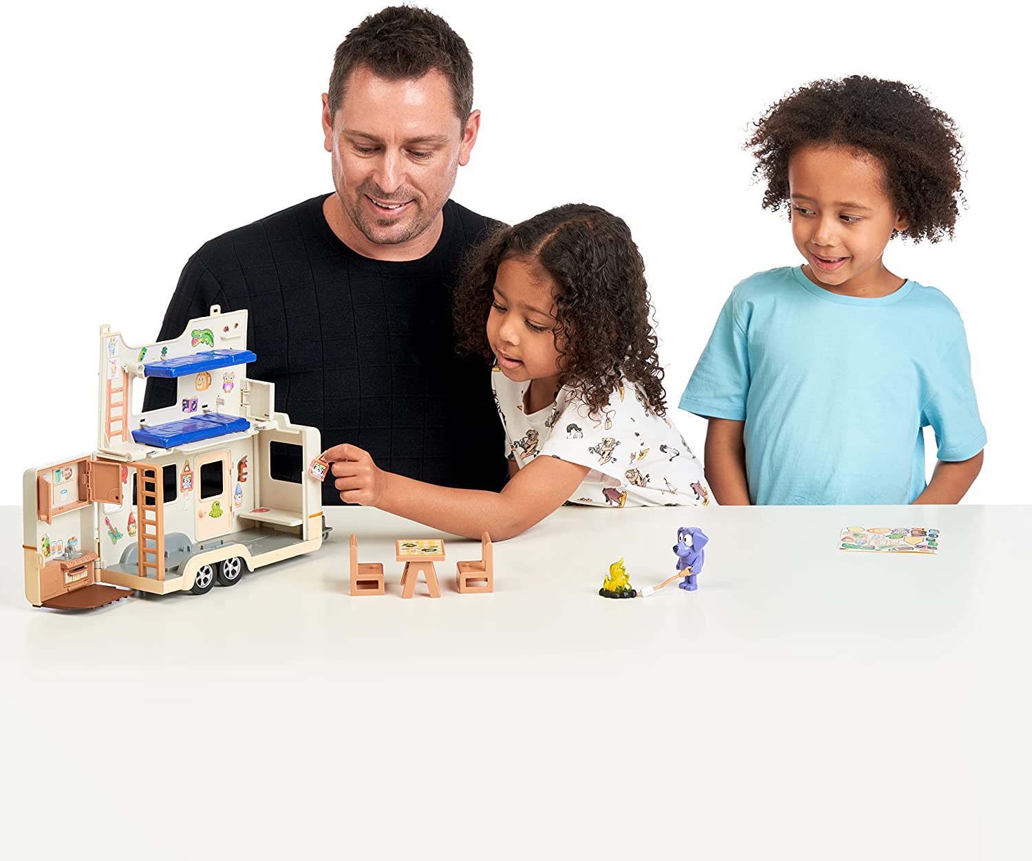 Bluey's Caravan Adventures Playset - Transforming Playset with Figure & Accessories 6